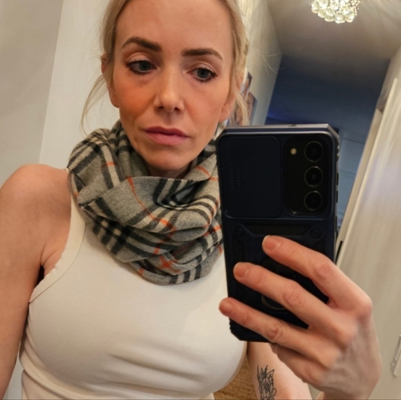 Burberrys Check 100% Cashmere Stole Scarf MultiColor/grey - Picture 10 of 10